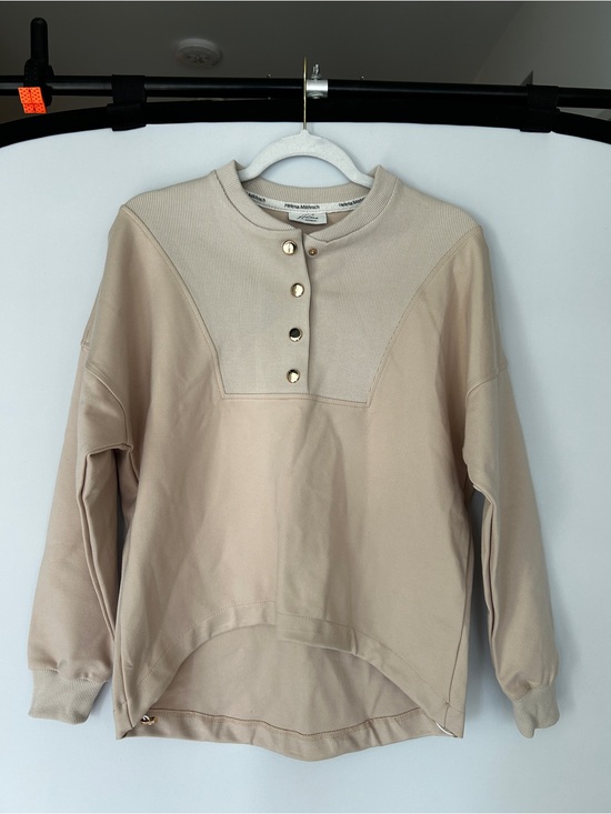 Helena mikhnich Tops - Beige Ribbed Yoke Henley Pullover Sweatshirt with Gold Buttons